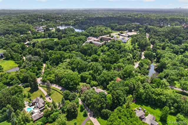 Builiding view seven for 321 Barden, Bloomfield Hills, MI. 48304