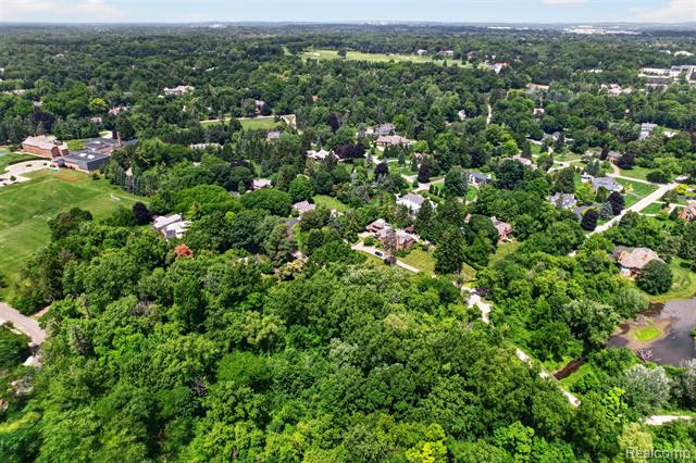 Builiding view ten for 321 Barden, Bloomfield Hills, MI. 48304