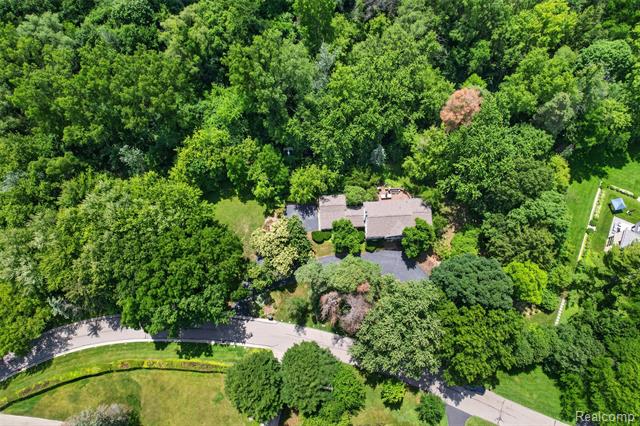 Builiding view three for 321 Barden, Bloomfield Hills, MI. 48304