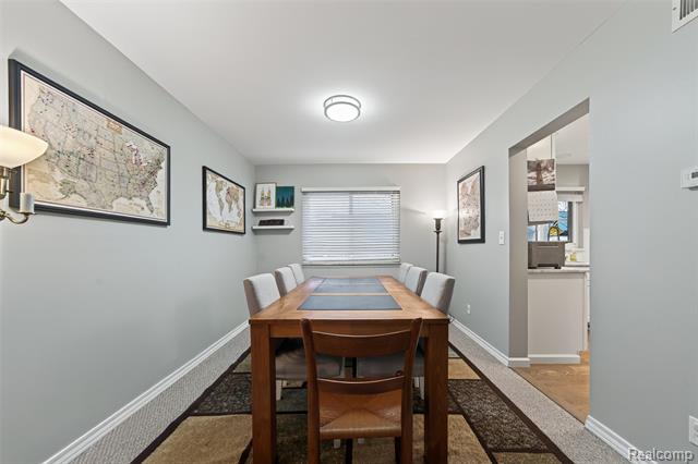 Builiding view eight for 3960 Kings Point, Troy, MI. 48083