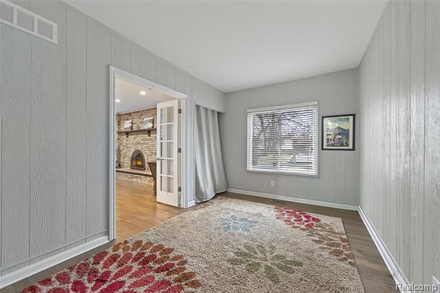 Builiding view twelve for 3960 Kings Point, Troy, MI. 48083