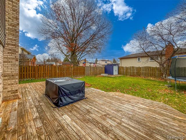 Builiding view twenty eight for 3960 Kings Point, Troy, MI. 48083