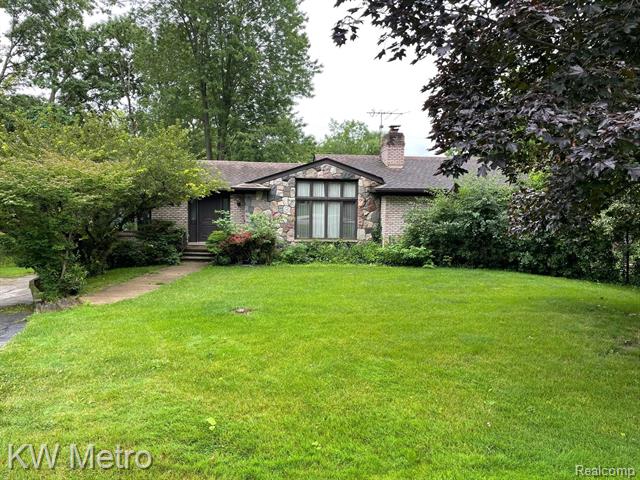 front view for 4053 Harbor Vista Dr, West Bloomfield, Mi. 48323