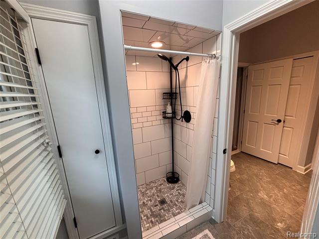 Builiding view eighteen for 4111 Seymour, Troy, MI. 48098