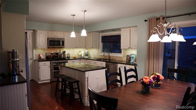 Builiding view five for 4111 Seymour, Troy, MI. 48098