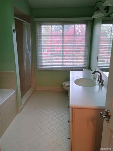 Builiding view twelve for 4111 Seymour, Troy, MI. 48098