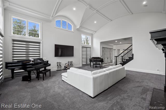 Builiding view eight for 1343 Orchard Ridge, Bloomfield Hills, MI. 48304