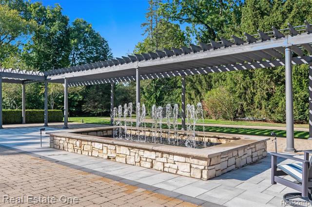 Builiding view forty eight for 1343 Orchard Ridge, Bloomfield Hills, MI. 48304