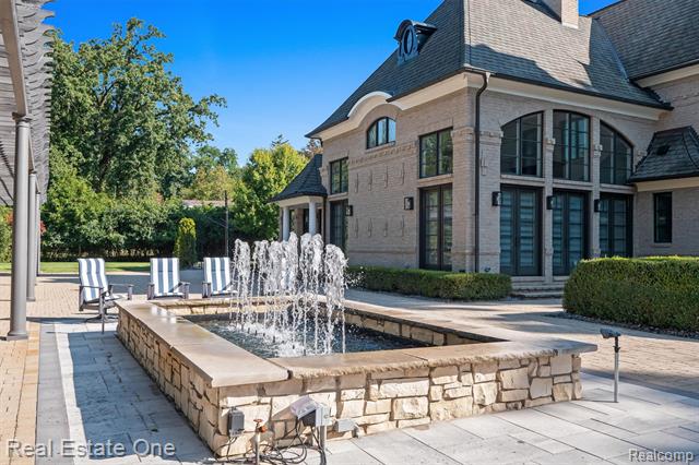 Builiding view forty five for 1343 Orchard Ridge, Bloomfield Hills, MI. 48304