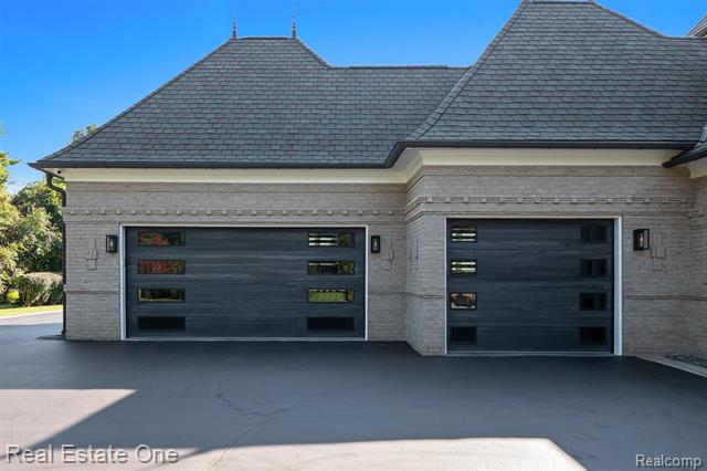 Builiding view forty two for 1343 Orchard Ridge, Bloomfield Hills, MI. 48304