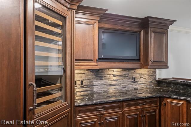 Builiding view thirty three for 1343 Orchard Ridge, Bloomfield Hills, MI. 48304