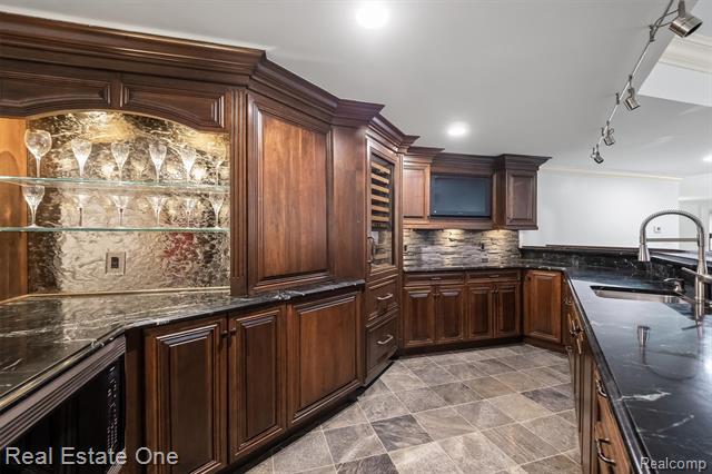 Builiding view thirty two for 1343 Orchard Ridge, Bloomfield Hills, MI. 48304