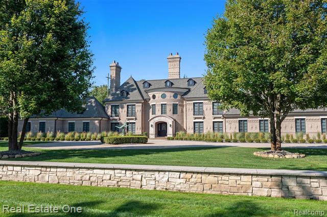 Builiding view three for 1343 Orchard Ridge, Bloomfield Hills, MI. 48304