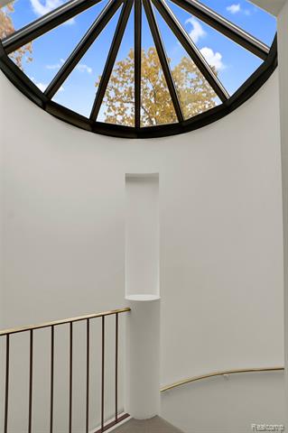 Builiding view fifty five for 1335 Trowbridge, Bloomfield Hills, MI. 48304