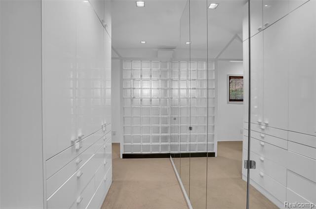 Builiding view forty three for 1335 Trowbridge, Bloomfield Hills, MI. 48304