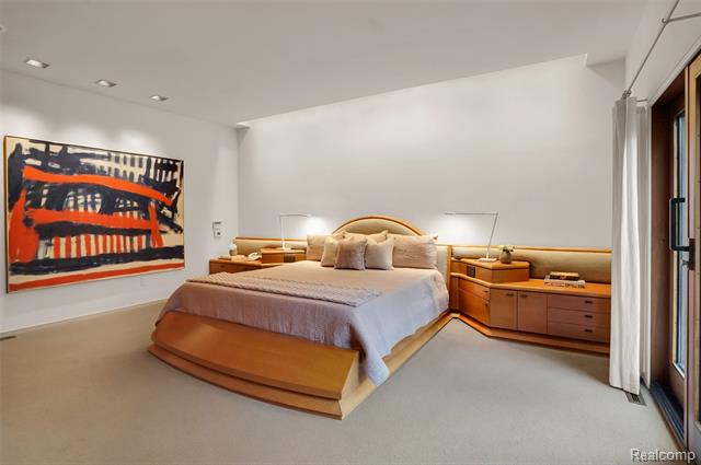 Builiding view forty for 1335 Trowbridge, Bloomfield Hills, MI. 48304