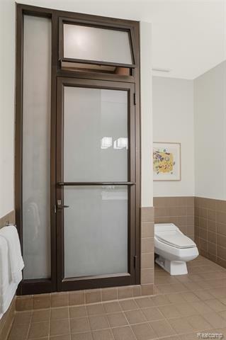 Builiding view sixty two for 1335 Trowbridge, Bloomfield Hills, MI. 48304