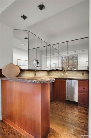 Builiding view twenty five for 1335 Trowbridge, Bloomfield Hills, MI. 48304