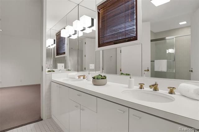 Builiding view twenty nine for 1335 Trowbridge, Bloomfield Hills, MI. 48304