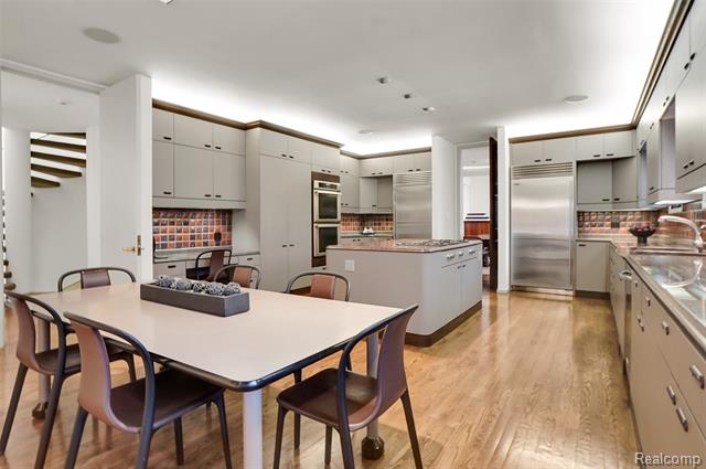 Builiding view twenty one for 1335 Trowbridge, Bloomfield Hills, MI. 48304