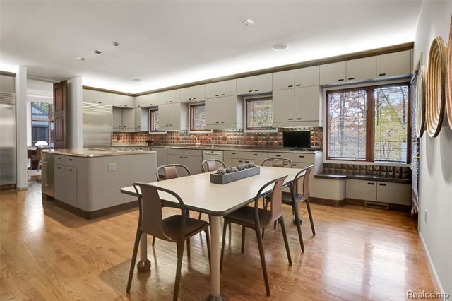 Builiding view twenty two for 1335 Trowbridge, Bloomfield Hills, MI. 48304