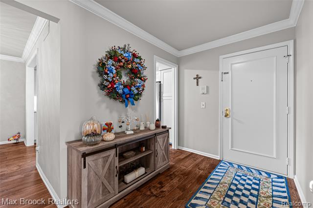 Builiding view fifteen for 229 Barden, Bloomfield Hills, MI. 48304