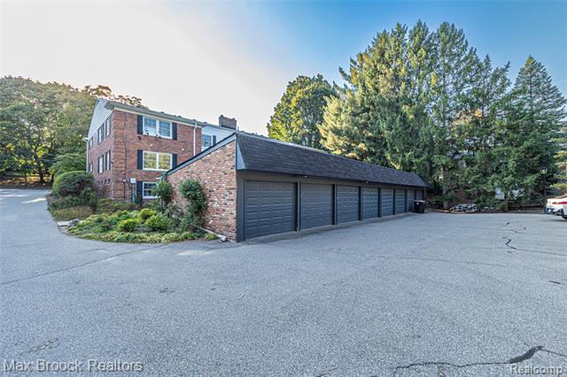 Builiding view five for 229 Barden, Bloomfield Hills, MI. 48304