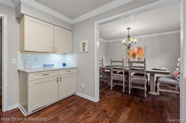 Builiding view fourteen for 229 Barden, Bloomfield Hills, MI. 48304