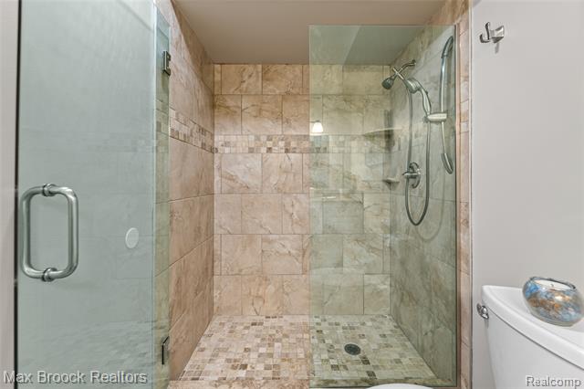 Builiding view twenty two for 229 Barden, Bloomfield Hills, MI. 48304