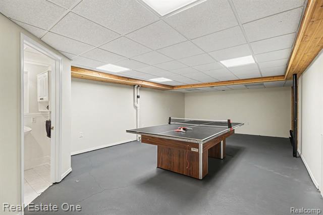 Builiding view seventeen for 1751 Carpenter, Troy, MI. 48098