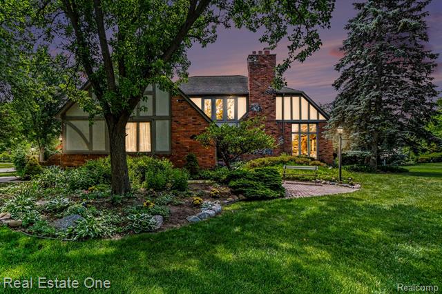 Builiding view twenty three for 1751 Carpenter, Troy, MI. 48098