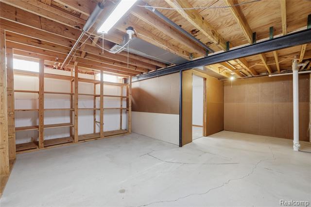Builiding view thirty four for 640 Longfellow, Troy, MI. 48085
