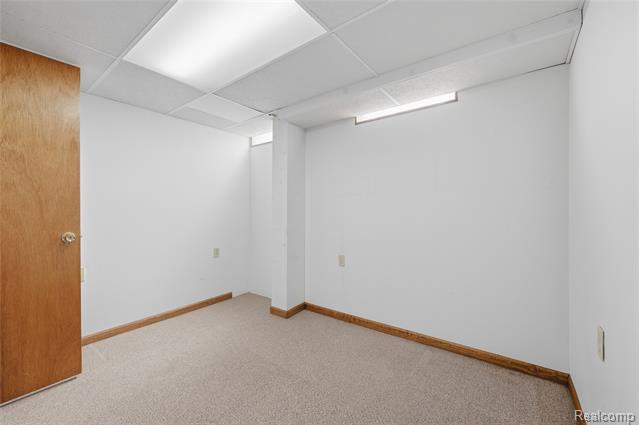 Builiding view thirty three for 640 Longfellow, Troy, MI. 48085