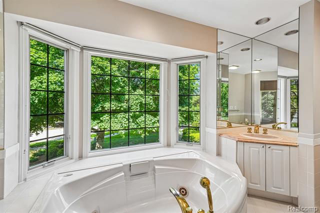 Builiding view forty four for 4523 Rivers Edge, Troy, MI. 48098