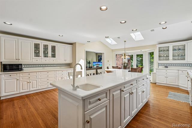 Builiding view thirteen for 4523 Rivers Edge, Troy, MI. 48098