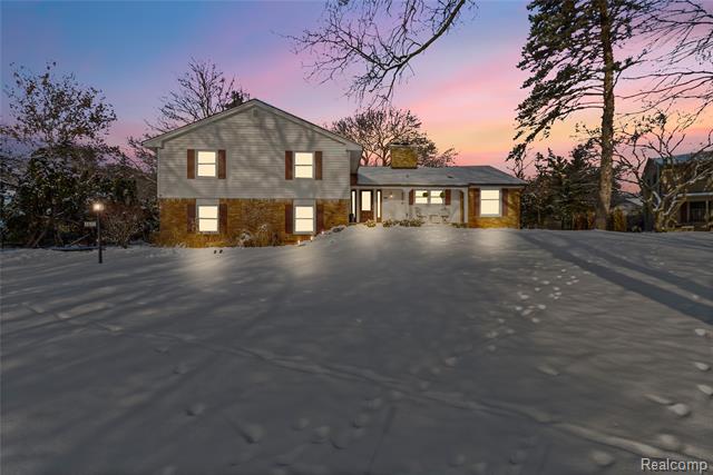 front view for 3873 Top View Ct, Bloomfield Hills, Mi. 48304