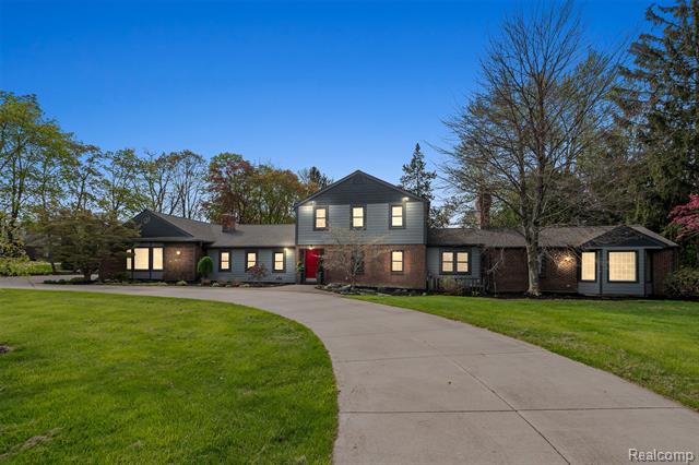 Builiding view forty one for 3937 Englewood, West Bloomfield, MI. 48323