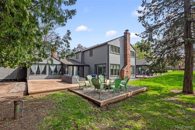 Builiding view thirty six for 3937 Englewood, West Bloomfield, MI. 48323
