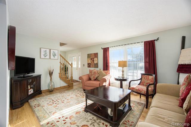 Builiding view five for 4151 Cambridge Crescent, Troy, MI. 48085