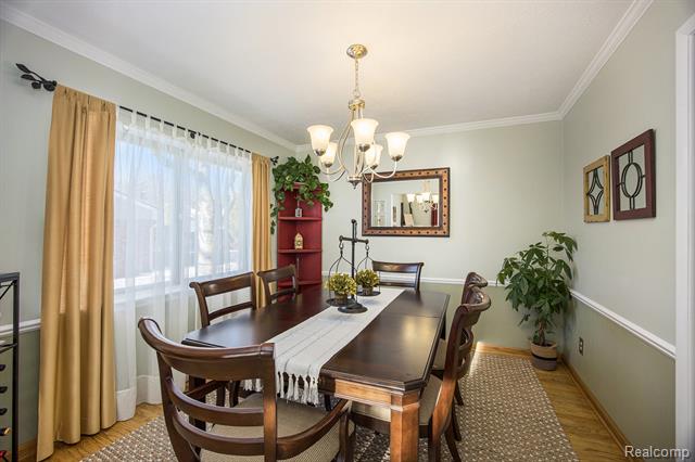 Builiding view six for 4151 Cambridge Crescent, Troy, MI. 48085