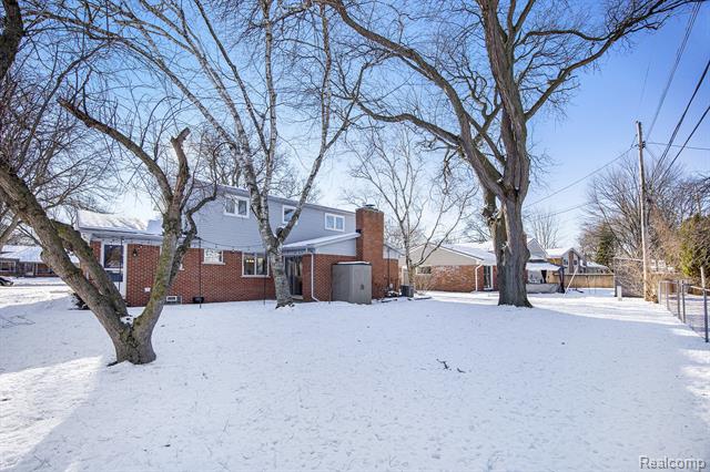 Builiding view twenty five for 4151 Cambridge Crescent, Troy, MI. 48085