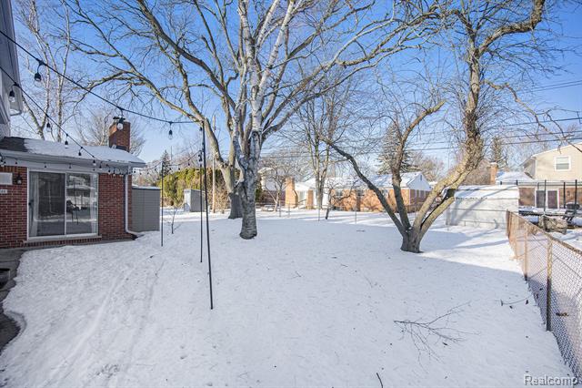 Builiding view twenty four for 4151 Cambridge Crescent, Troy, MI. 48085