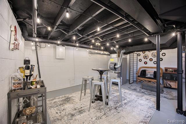 Builiding view twenty one for 4151 Cambridge Crescent, Troy, MI. 48085