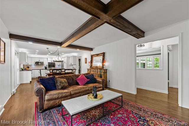 Builiding view eleven for 433 Whippers In, Bloomfield Hills, MI. 48304