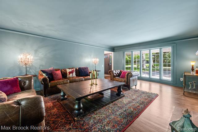 Builiding view fifteen for 433 Whippers In, Bloomfield Hills, MI. 48304