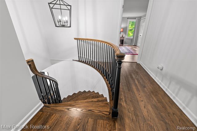 Builiding view nineteen for 433 Whippers In, Bloomfield Hills, MI. 48304