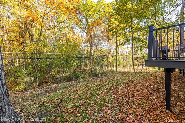 Builiding view thirty three for 433 Whippers In, Bloomfield Hills, MI. 48304