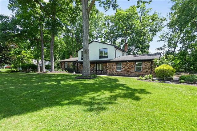 Builiding view fifty seven for 2049 Shore Hill, West Bloomfield, MI. 48323