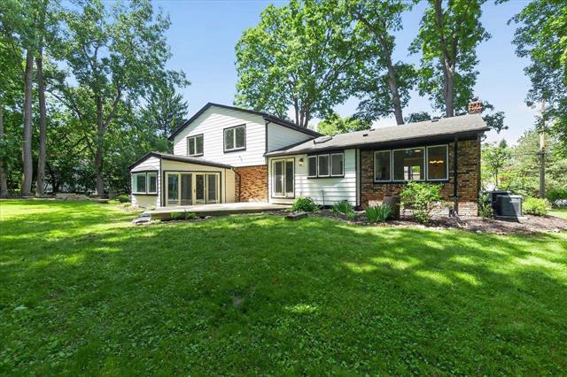 Builiding view fifty six for 2049 Shore Hill, West Bloomfield, MI. 48323
