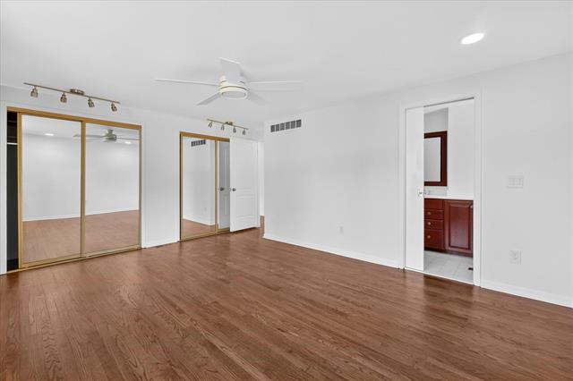 Builiding view forty five for 2049 Shore Hill, West Bloomfield, MI. 48323